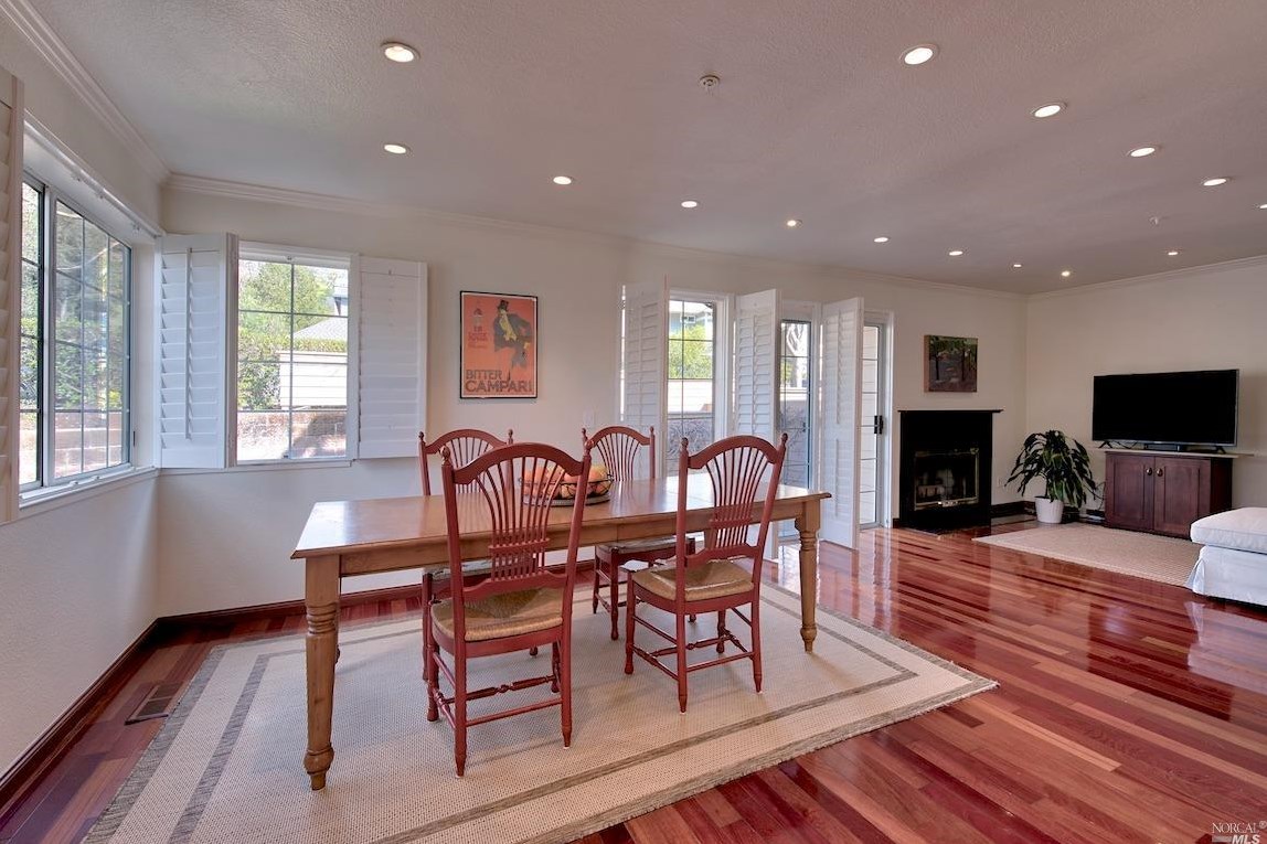 52 Bridle Path Ln, Novato CA  94945-1469 exterior