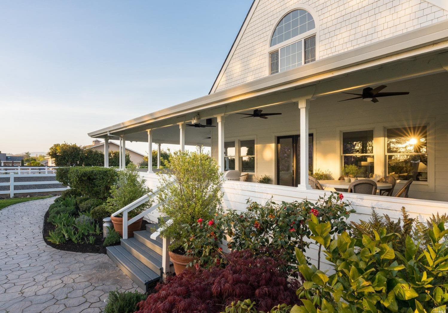 1030 Thompson Ln, Petaluma CA  94952-1242 exterior