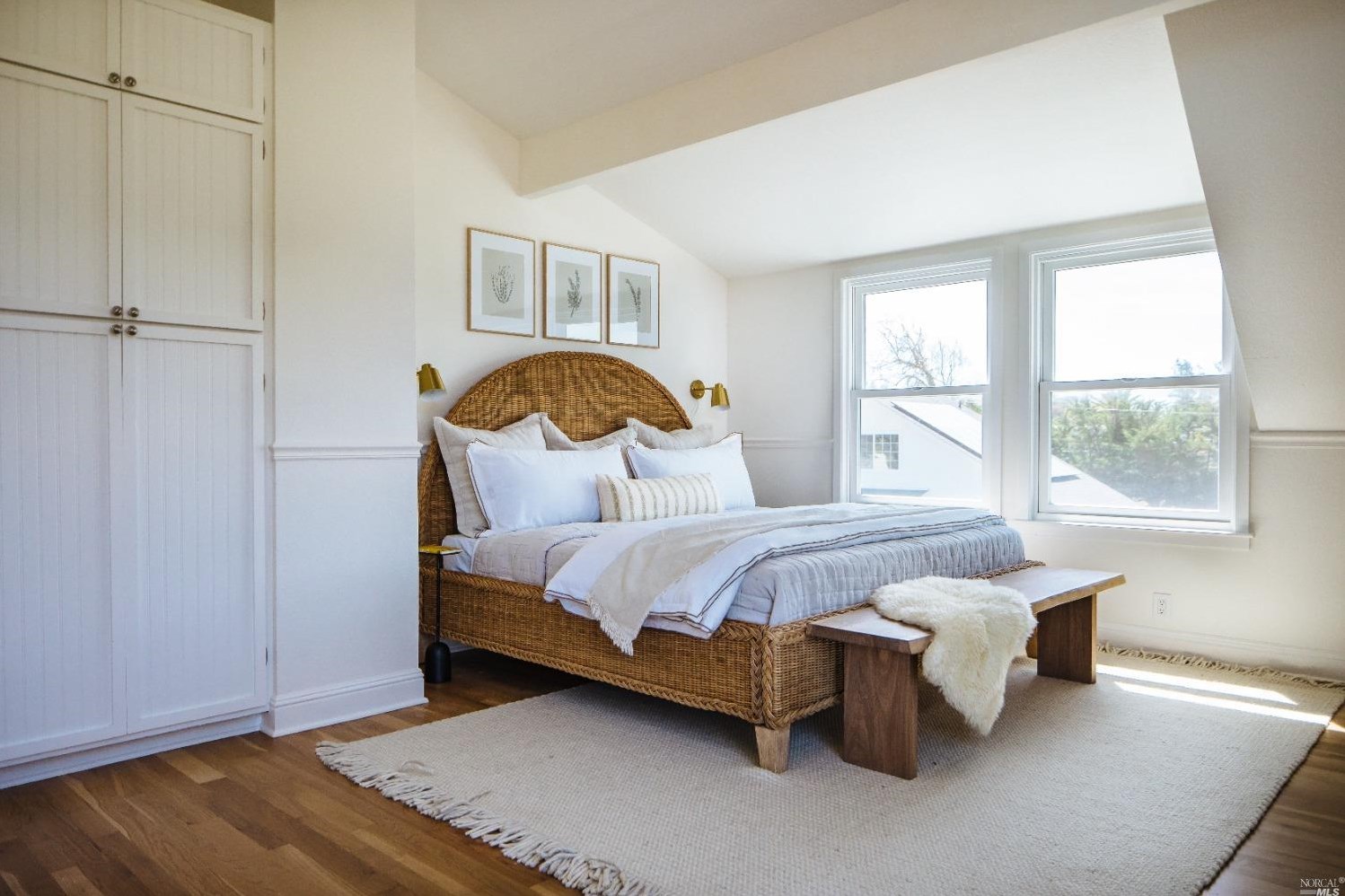 1030 Thompson Ln, Petaluma CA  94952-1242 exterior