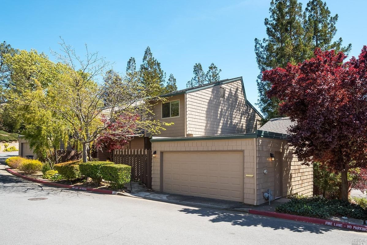 27 Mariposa Ln, Novato CA  94947-4918 exterior