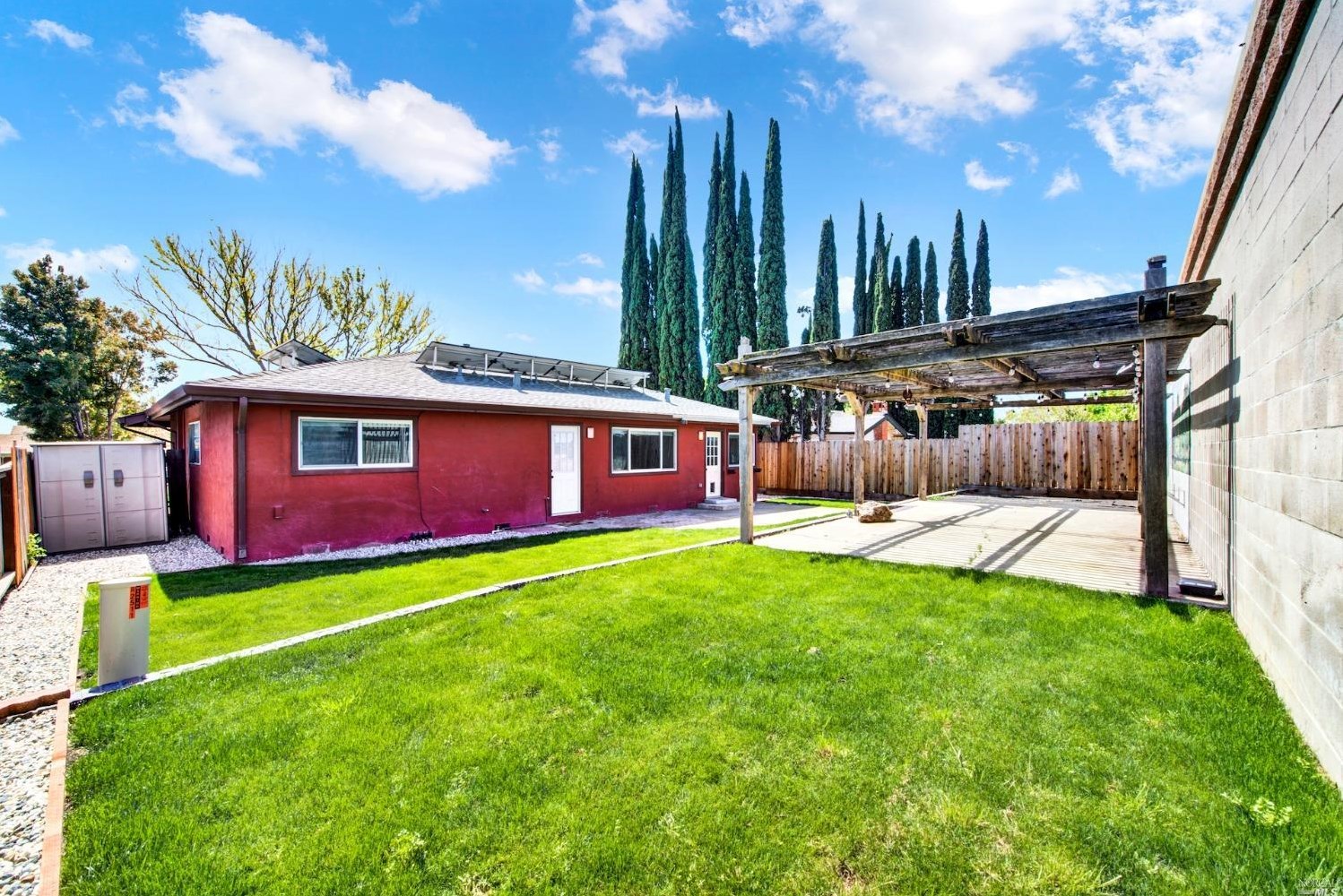 2511 Carnation Dr, Fairfield CA  94533-1511 exterior