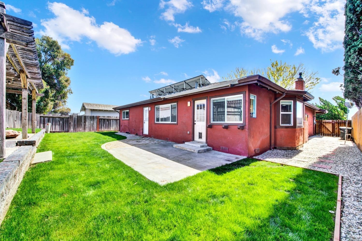 2511 Carnation Dr, Fairfield CA  94533-1511 exterior