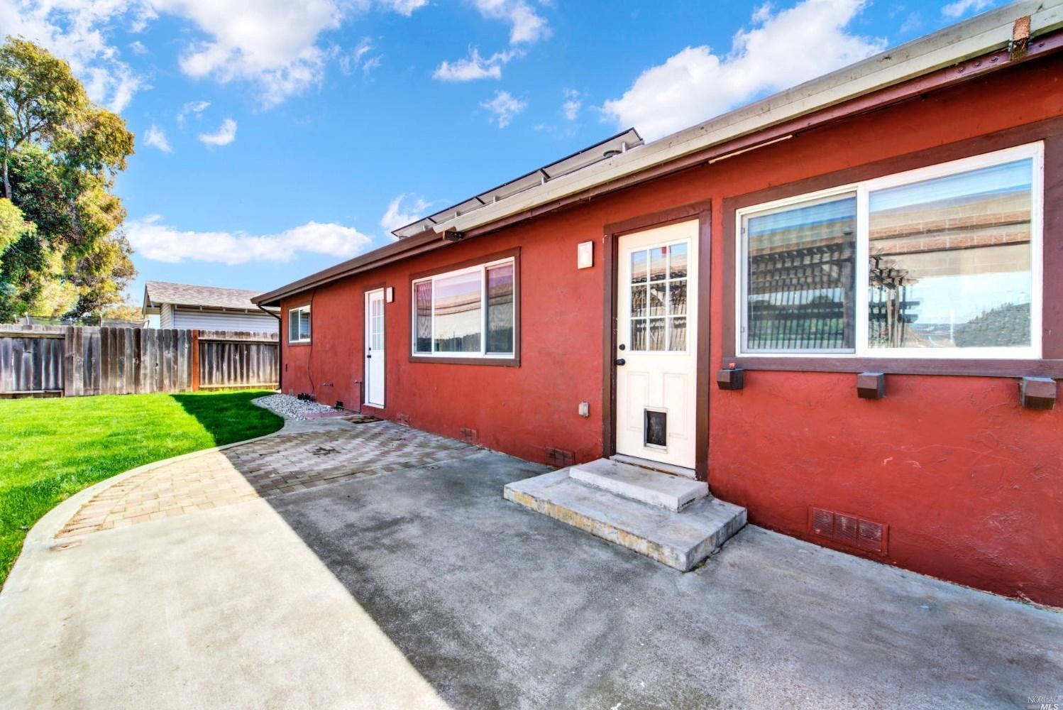 2511 Carnation Dr, Fairfield CA  94533-1511 exterior