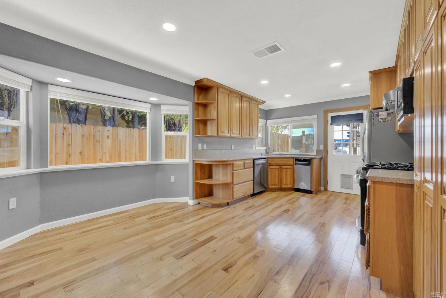 2511 Carnation Dr, Fairfield CA  94533-1511 exterior