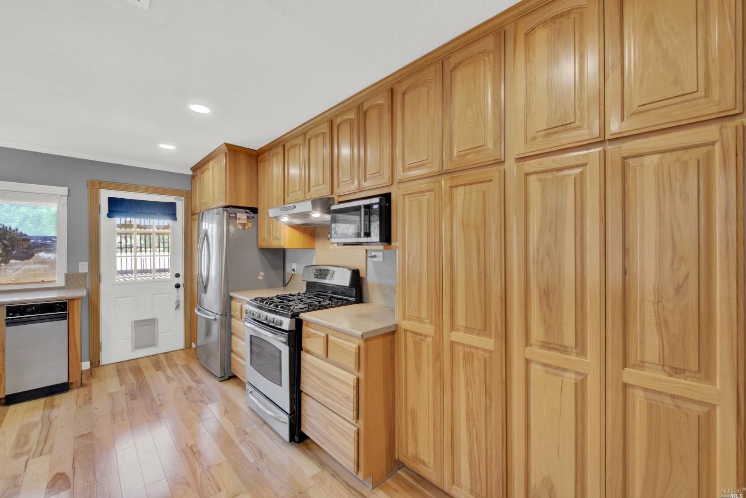 2511 Carnation Dr, Fairfield CA  94533-1511 exterior