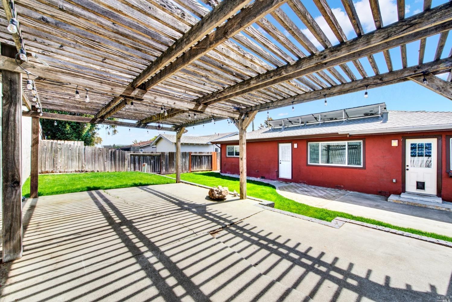 2511 Carnation Dr, Fairfield CA  94533-1511 exterior