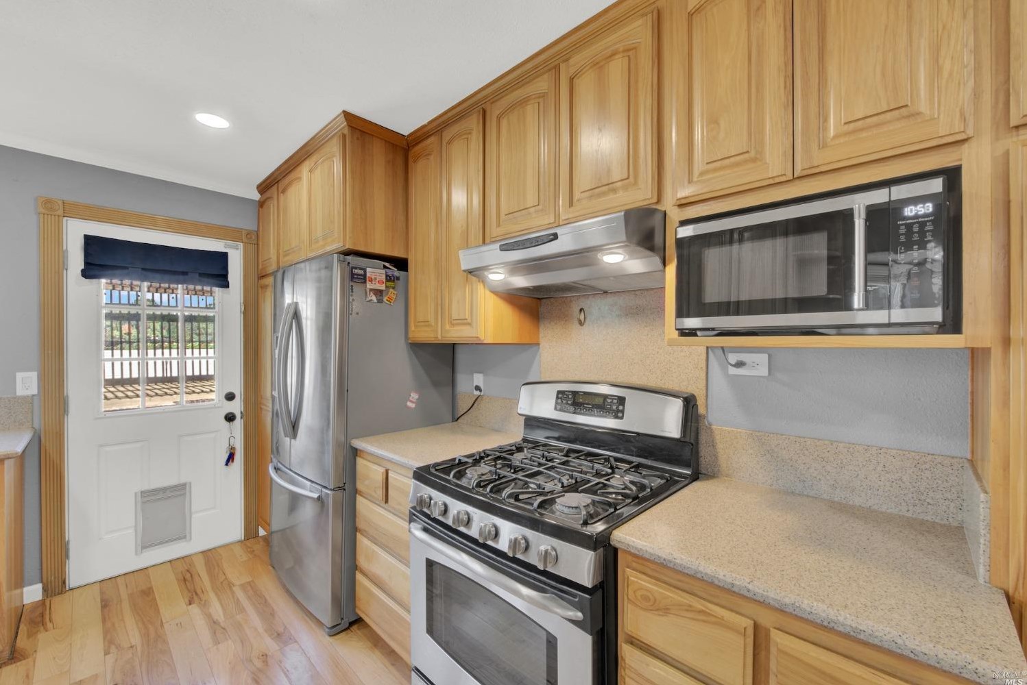 2511 Carnation Dr, Fairfield CA  94533-1511 exterior