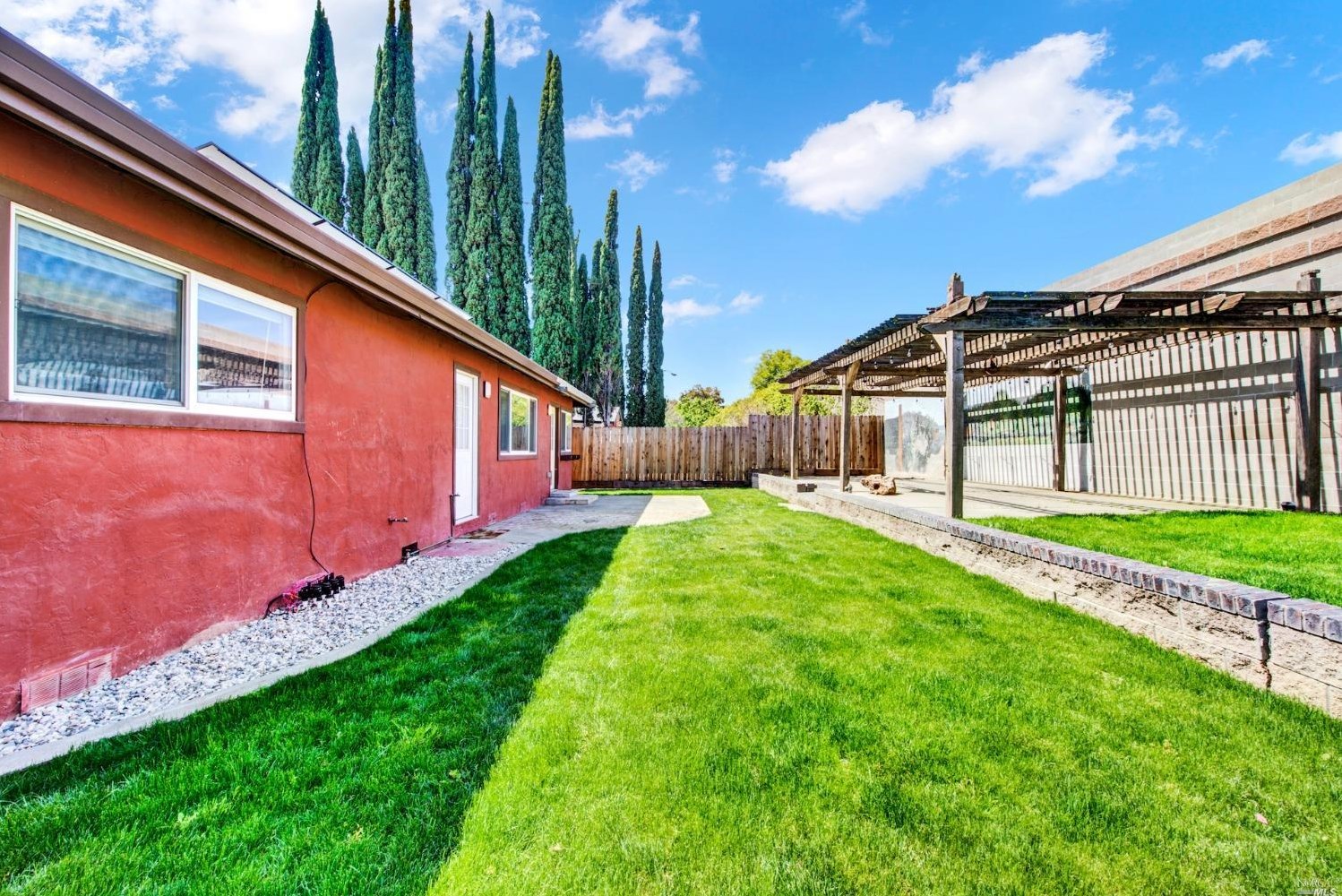 2511 Carnation Dr, Fairfield CA  94533-1511 exterior