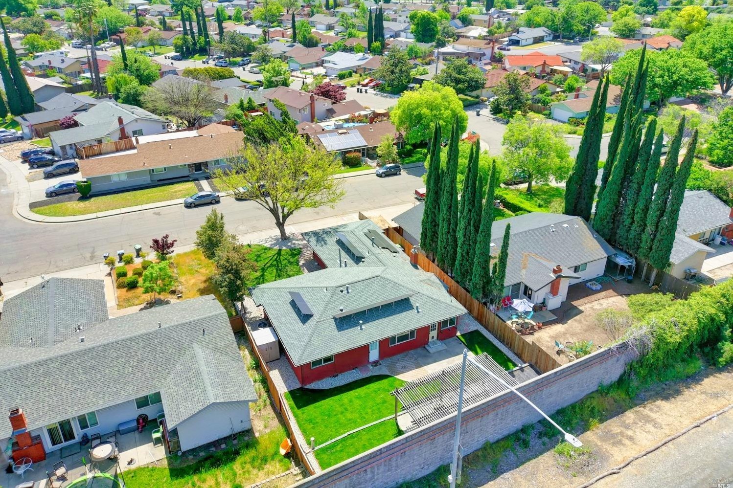 2511 Carnation Dr, Fairfield CA  94533-1511 exterior