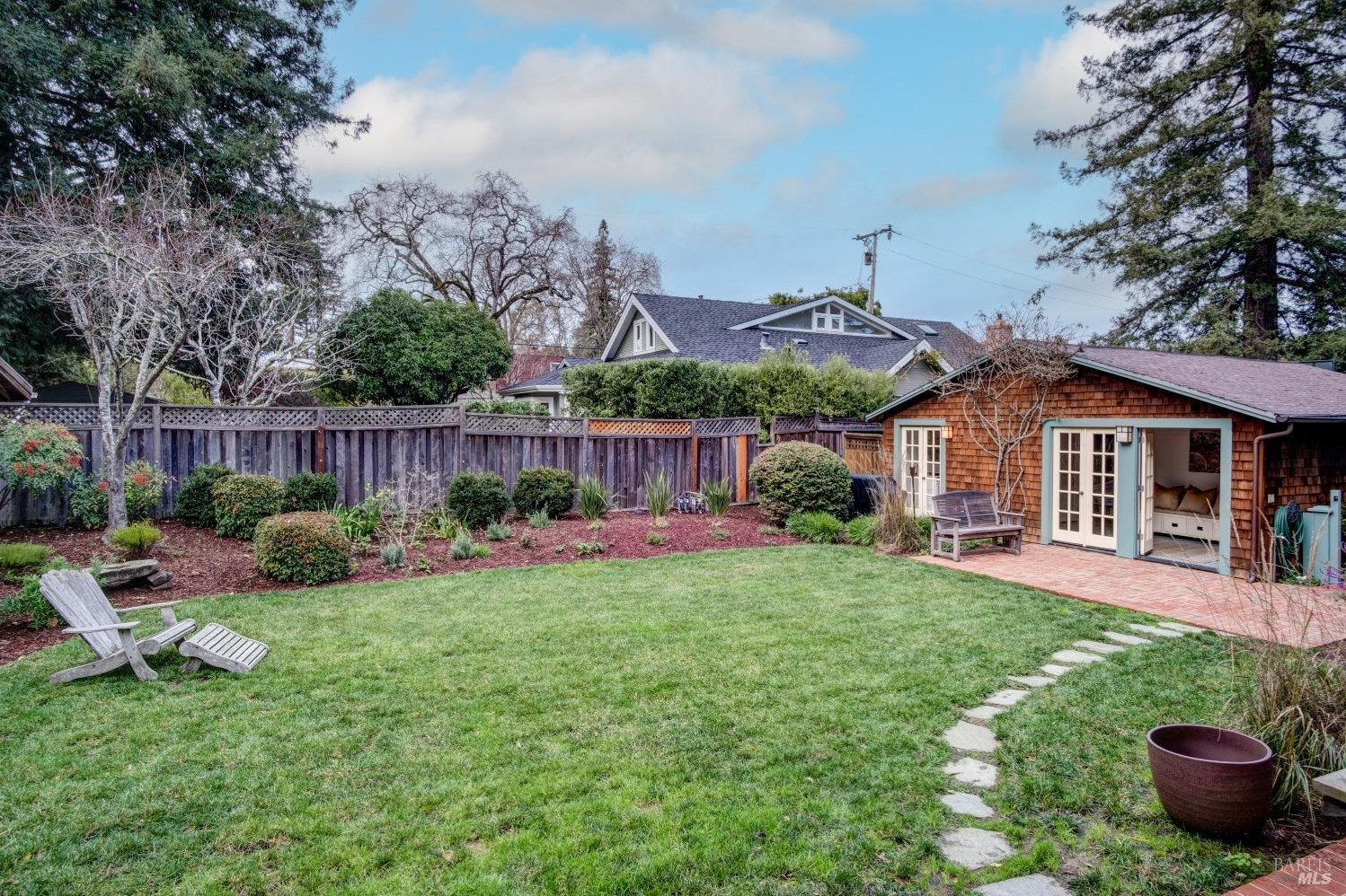 55 Alder Ave, San Anselmo CA 94960-1706 exterior