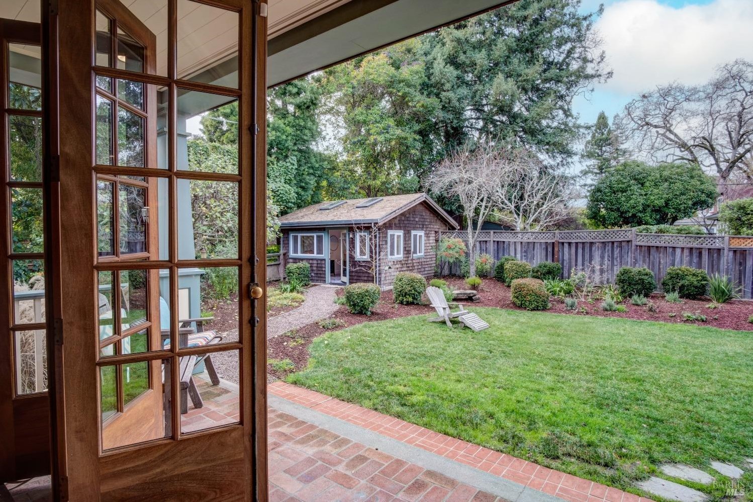 55 Alder Ave, San Anselmo CA 94960-1706 exterior