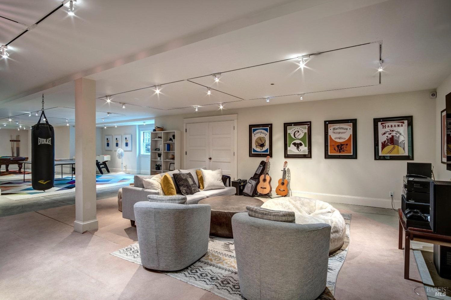 55 Alder Ave, San Anselmo CA 94960-1706 exterior