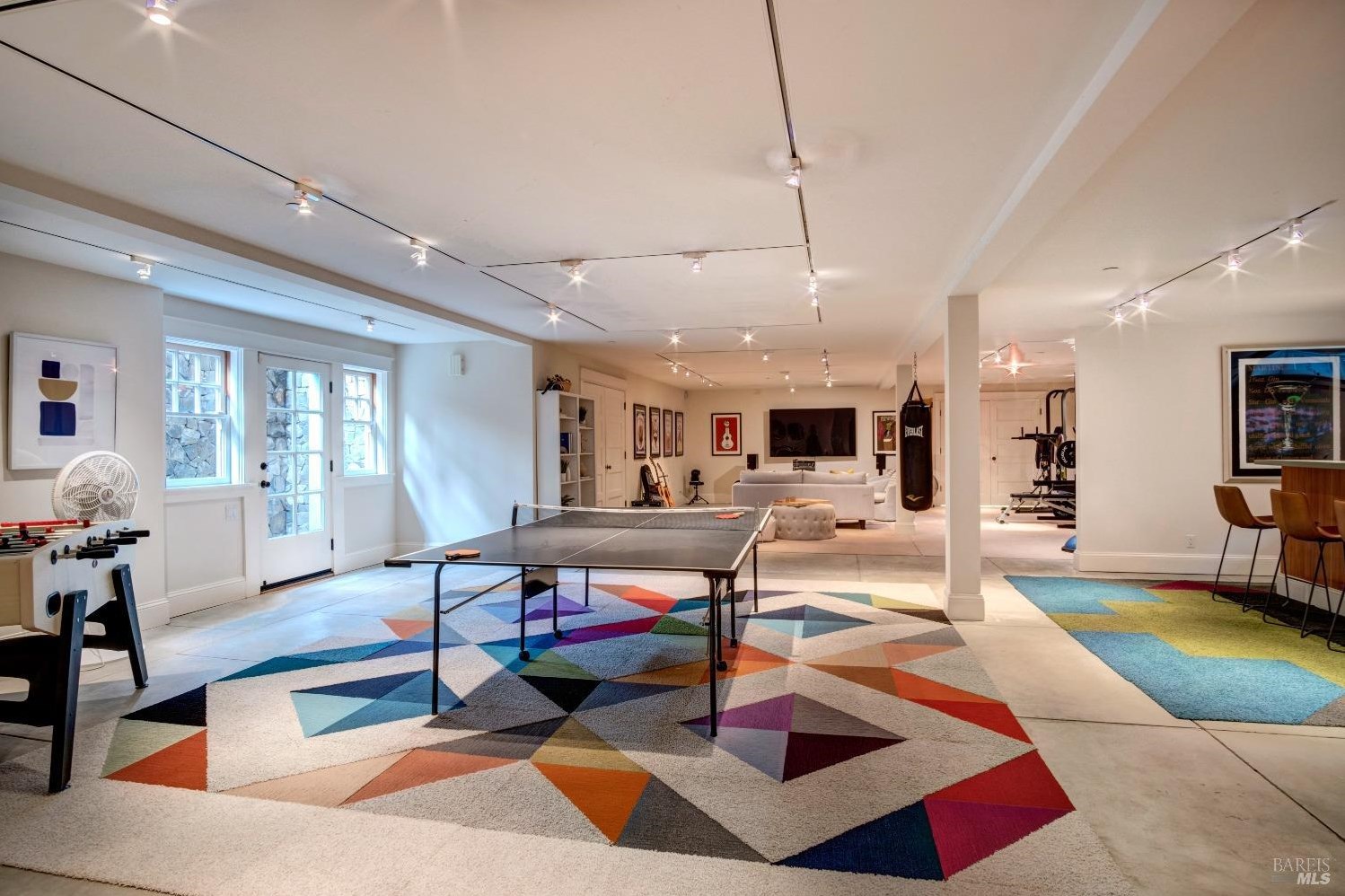 55 Alder Ave, San Anselmo CA 94960-1706 exterior