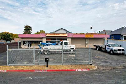 527 E Washington Street, Petaluma, CA 94952 - Photo 1