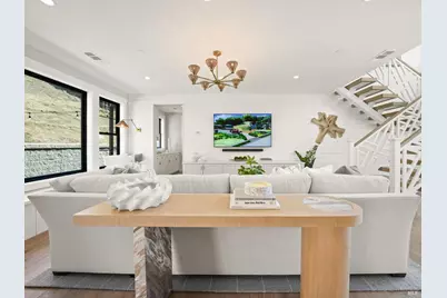 27 Erin Drive, San Rafael, CA 94903 - Photo 3