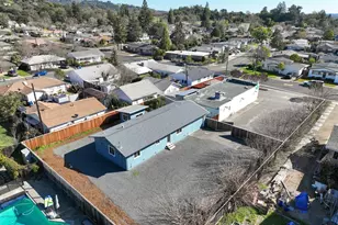 555 Powell Ave, Healdsburg, CA 95448 - Photo 35