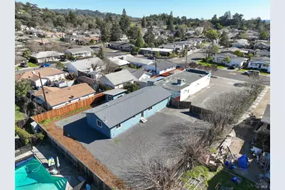555 Powell Avenue, Healdsburg, CA 95448 - Photo 3