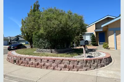 808 Pochard Way, Suisun City, CA 94585 - Photo 3