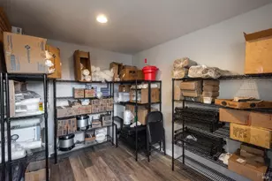 555 Powell Ave, Healdsburg, CA 95448 - Photo 49