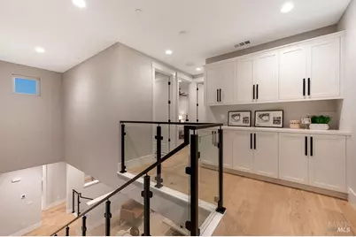 22 Oak Knoll Court, Petaluma, CA 94952 - Photo 17