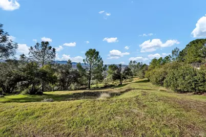 16523 Crescent Court, Hidden Valley Lake, CA 95467 - Photo 9