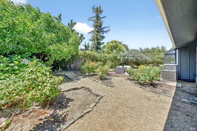 1819 Spring Mountain Court, Saint Helena, CA 94574 - Photo 23