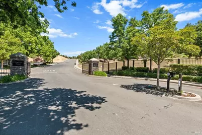 2018 Pinecrest Court, Vacaville, CA 95688 - Photo 15