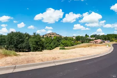 2018 Pinecrest Court, Vacaville, CA 95688 - Photo 9