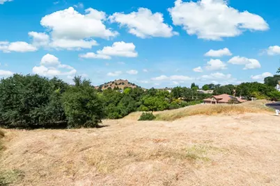 2018 Pinecrest Court, Vacaville, CA 95688 - Photo 13
