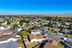 906 Trumpeter Ct, Suisun City, CA 94585 - Photo 45