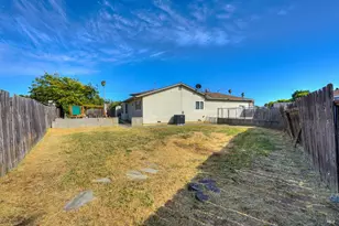 906 Trumpeter Ct, Suisun City, CA 94585 - Photo 37