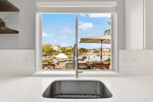 90 S Newport Dr, Napa, CA 94559 - Photo 21