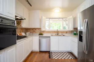 31 Esmeyer Dr, San Rafael, CA 94903 - Photo 9