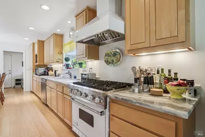 322 Mockingbird Circle, Santa Rosa, CA 95409 - Photo 11