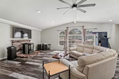 17319 Meadow View Drive, Hidden Valley Lake, CA 95467 - Photo 7