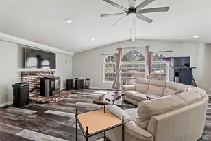 17319 Meadow View Dr, Hidden Valley Lake, CA 95467 - Photo 7