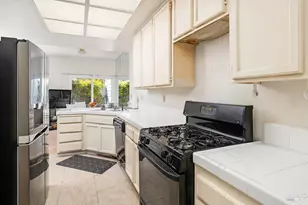 26 Mariners Cir, San Rafael, CA 94903 - Photo 11