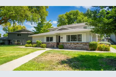 124 Del Rio Circle #1, Vacaville, CA 95687 - Photo 3