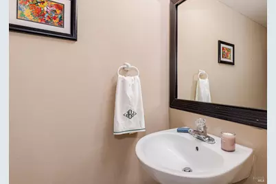 534 E Jasmine Circle, Santa Rosa, CA 95407 - Photo 9