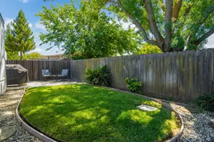 131 Del Paso Dr, Vacaville, CA 95687 - Photo 33