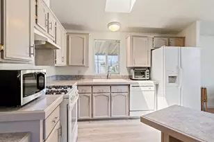 131 Del Paso Dr, Vacaville, CA 95687 - Photo 15