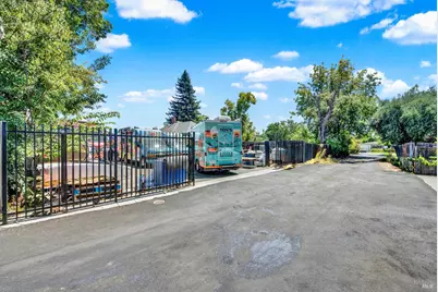 512 Davis Street, Vacaville, CA 95688 - Photo 17