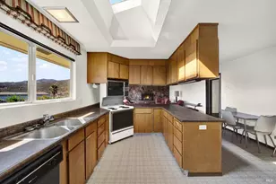 1090 Blueridge Dr, Napa, CA 94558 - Photo 5