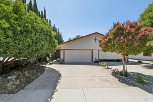 205 W Cherry St, Dixon, CA 95620 - Photo 3