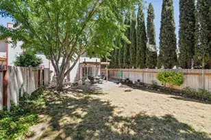 205 W Cherry St, Dixon, CA 95620 - Photo 23