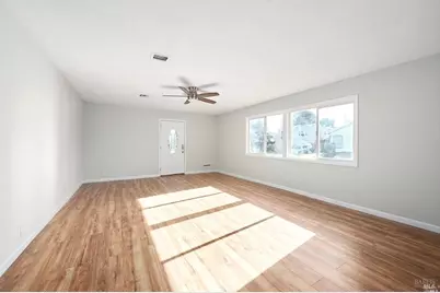 124 Illinois Street, Vallejo, CA 94590 - Photo 7