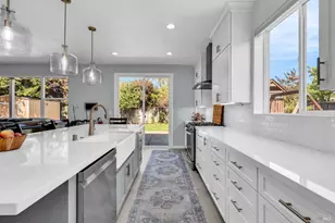 1946 Leaning Oak Ct, Fairfield, CA 94534 - Photo 5