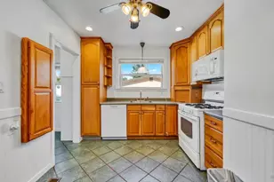 8125 Earl St, Oakland, CA 94605 - Photo 7