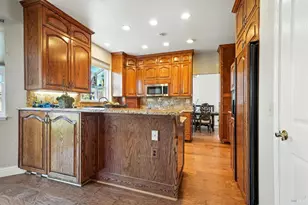 330 Engell Ct, Suisun City, CA 94585 - Photo 5