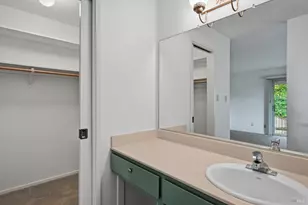 220 Cedar Cir, Healdsburg, CA 95448 - Photo 17